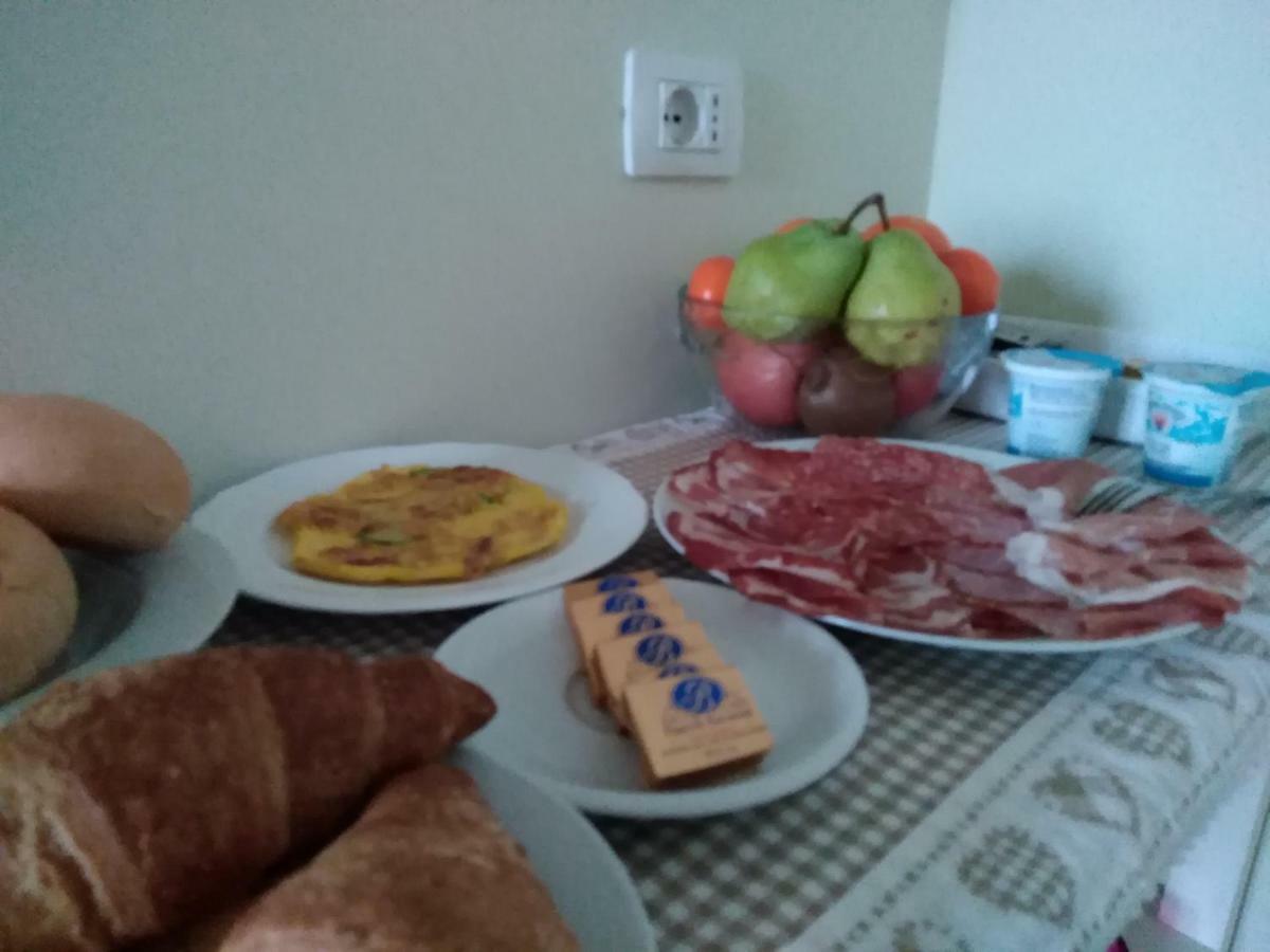 Bed and Breakfast Il Vicolo 48 Pesaro Exterior foto